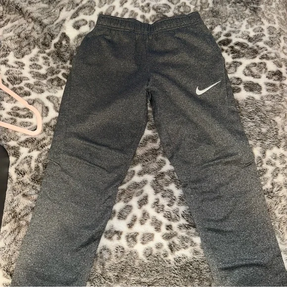 Boys Nike Gray Joggers - Picture 2 of 4